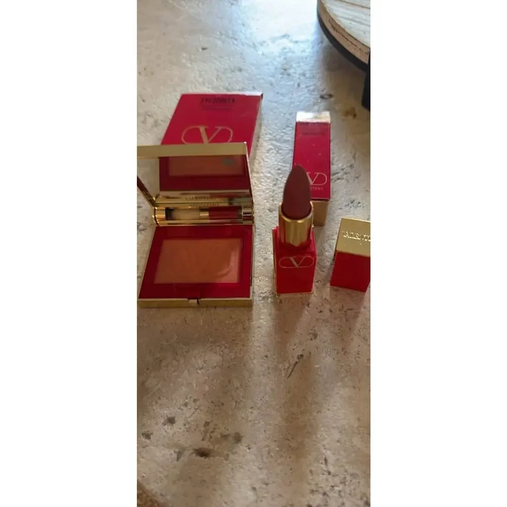 Valentino lip stick and blush set